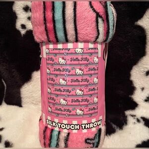 Hello Kitty Sill Touch Throw Travel Blanket NWT